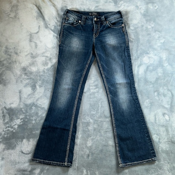Silver Jeans - Picture 1 of 7
